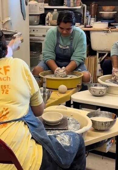Pottery Wheel Throwing Class Los Angeles | Gifts | ClassBento