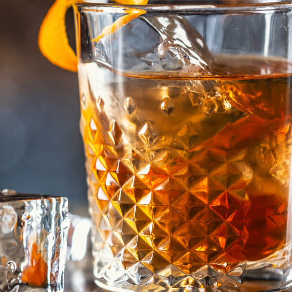 Smoked Maple Sipper Mixology Class: Jingle and Mingle | ClassBento