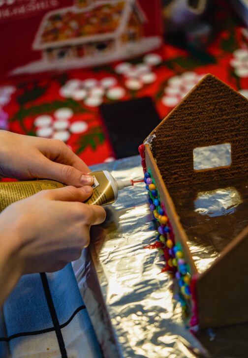 Gingerbread House Decorating Class New York City | Gifts | ClassBento